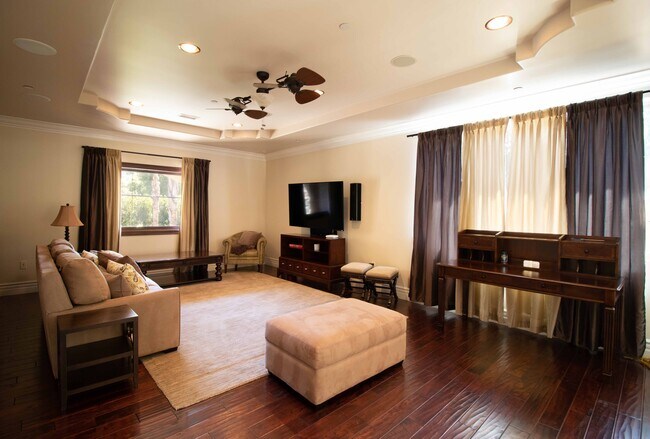Foto del edificio - 14339 Valley Vista Blvd