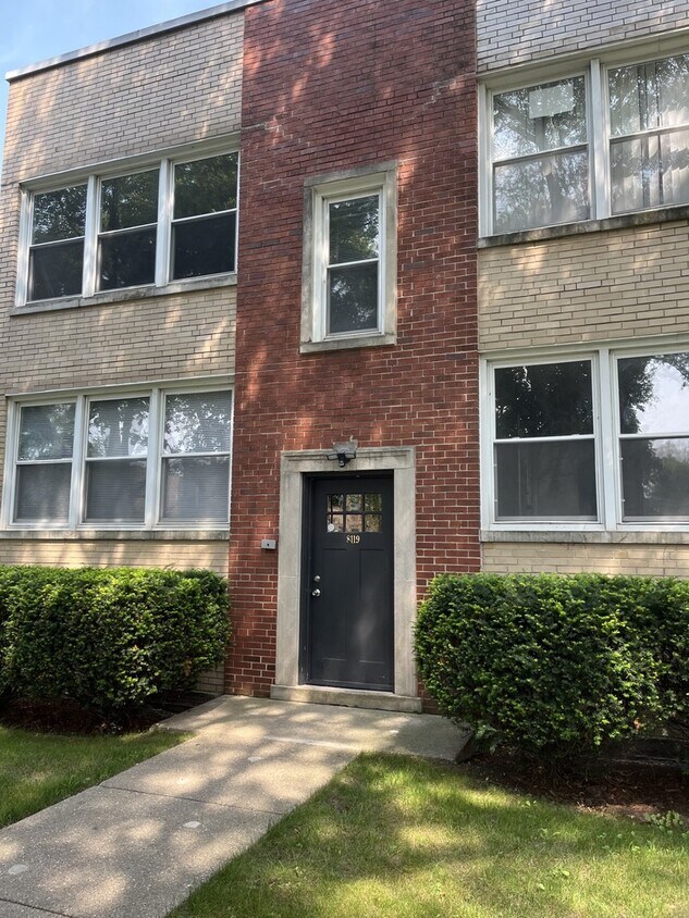Primary Photo - 8119 Knox Ave