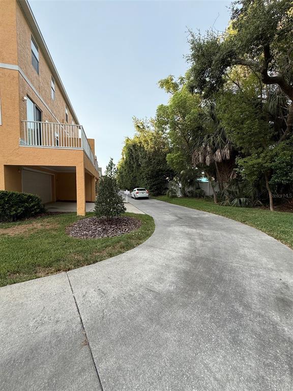 Foto del edificio - 445 Bayou-Village Dr
