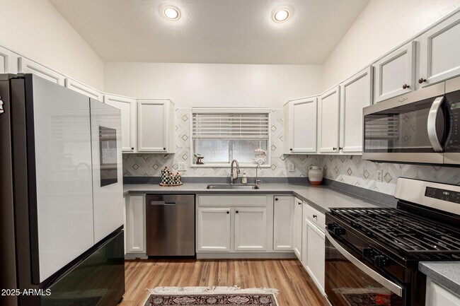 Building Photo - 15034 N 30th St