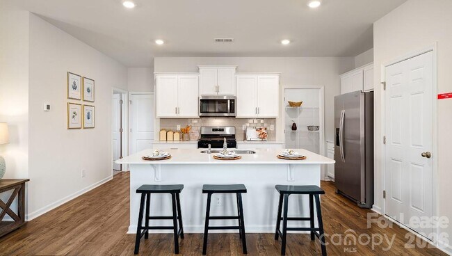 Foto del edificio - 1330 37th Ave Lane NE