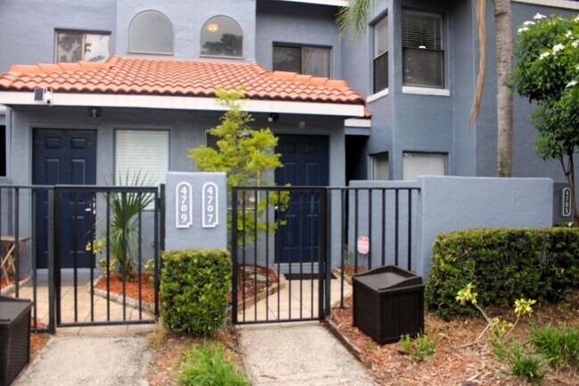 Foto del edificio - Lovely Condo for rent