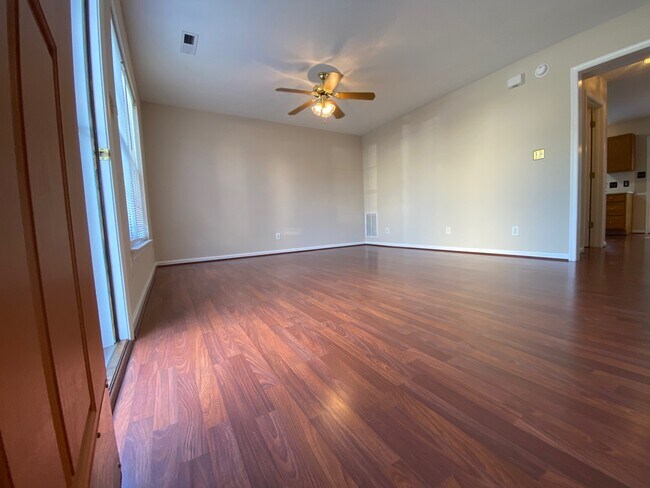 Foto del edificio - 253 Mulberry Cir