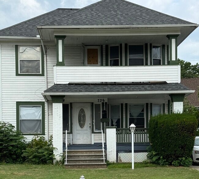 Foto del edificio - 738 Eddy Rd