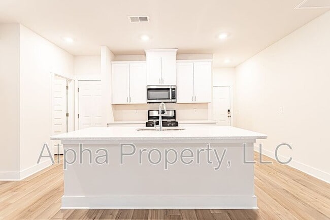 Building Photo - 212 Round Back Way