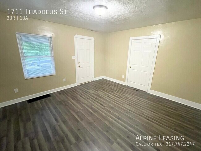 Foto del edificio - 1711 Thaddeus St