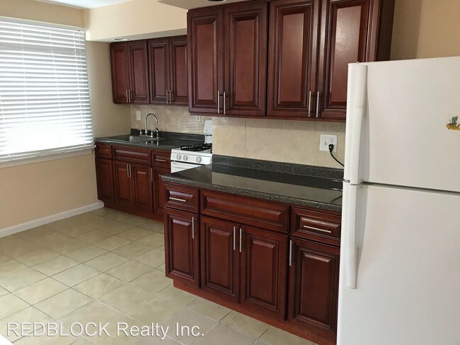 Foto del edificio - 2 br, 1 bath Apartment - 1600 Elaine Street
