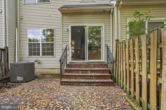 Foto del edificio - 3140 Galaxy Way