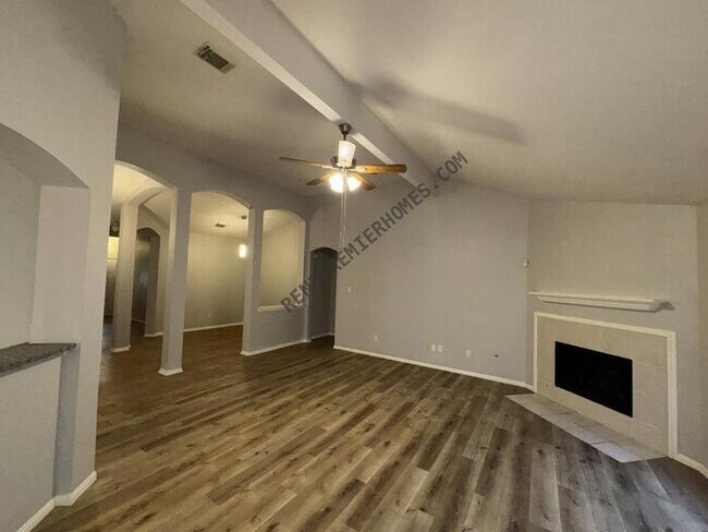 Building Photo - 16415 Great Forest Ct