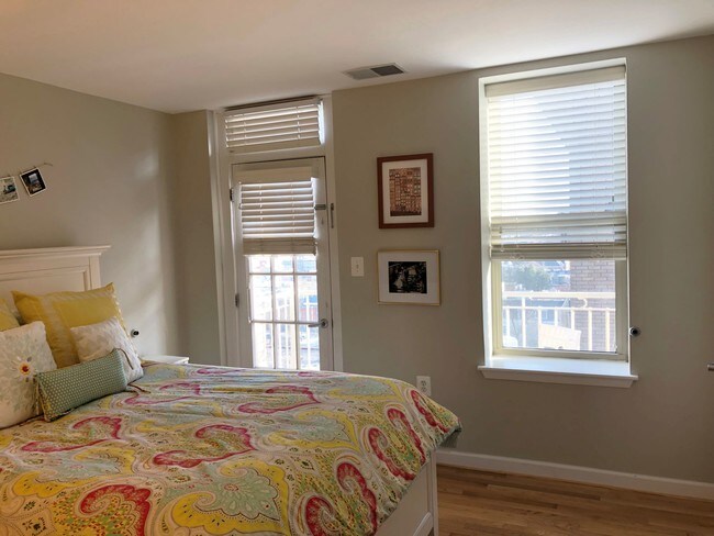 Foto del edificio - 1308 Clifton St NW