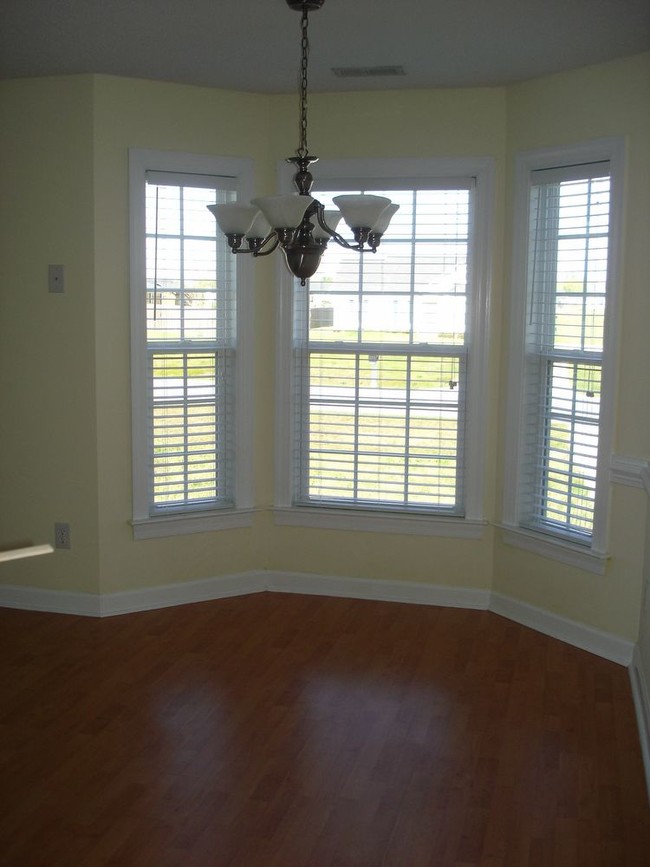 Building Photo - 3BR/2BA home near Simpson