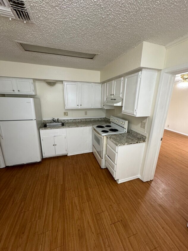 Foto principal - 213 Alexandria St