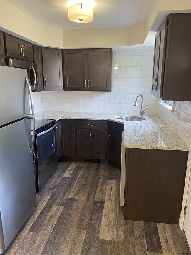 5 Delafield Dr, Colonie, NY 12205 Townhome Rentals in Colonie NY