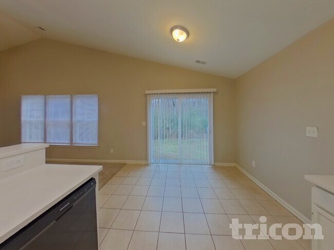 Foto del edificio - 2020 Chapel Creek Rd