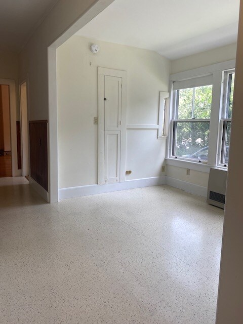 Building Photo - 210 Saint John St