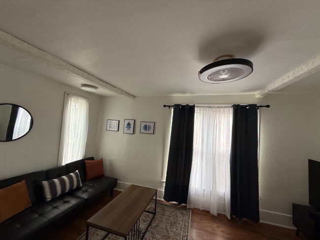 Building Photo - 104 E William St