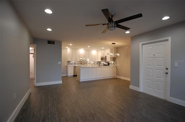 Foto del edificio - 1258 Pine Ridge Cir W