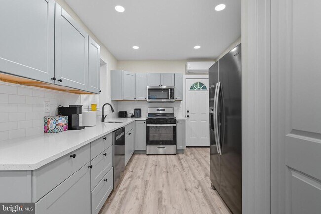 Building Photo - 5761 Osage Ave