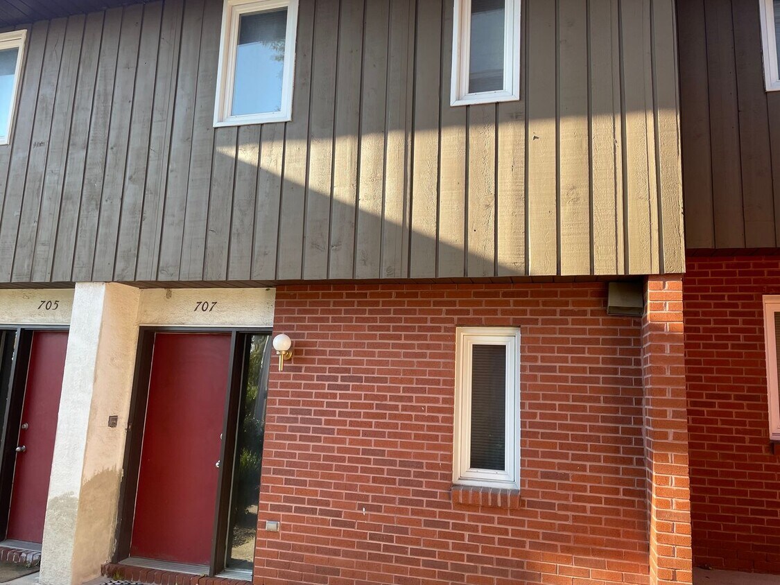 Foto del edificio - Biscayne/Sarasota 2 Bed 1.5 Bath Apartment...