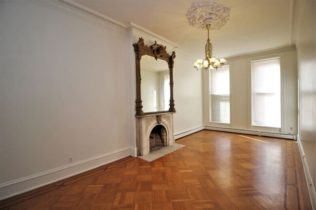 Building Photo - 1621 Park Ave