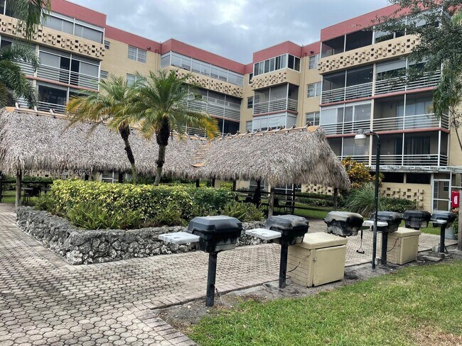 Foto del edificio - 404 NW 68th Ave