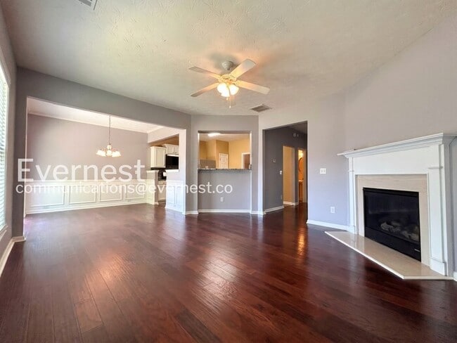 Foto del edificio - 729 Mountain Laurel Dr