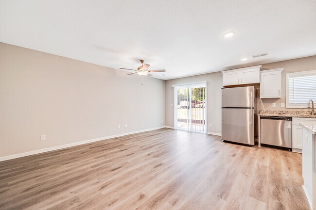 Foto del edificio - 507 Pine Dr