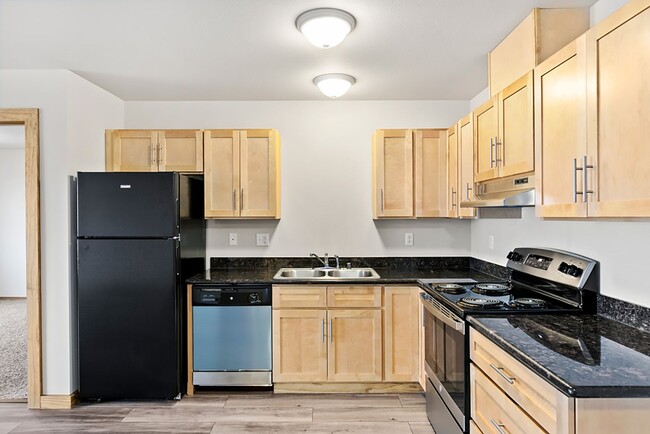 Interior Photo - Legacy Ridge: Leasing Specials! Beautifull...