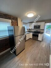 Building Photo - 1014 Bingham St