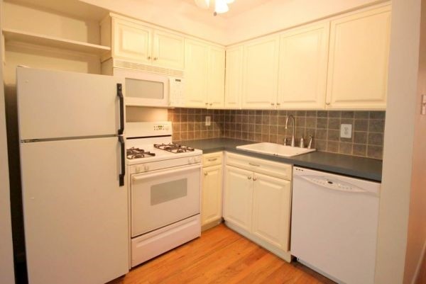 Building Photo - 108 14th St