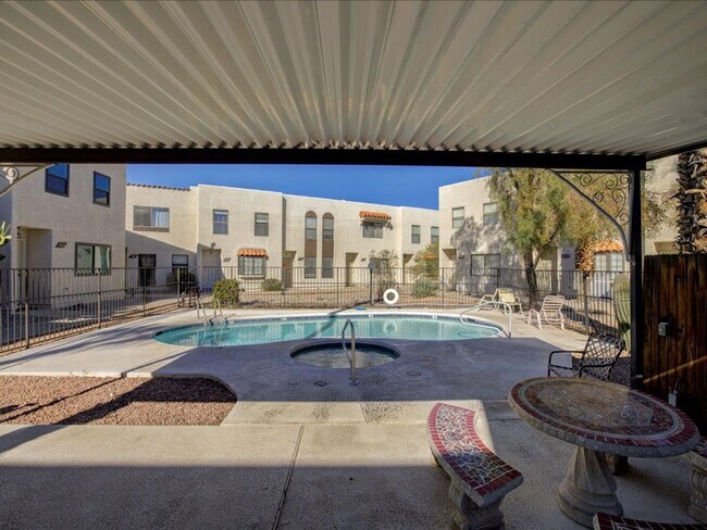 Foto del edificio - 2 Bedroom 2 Bathroom