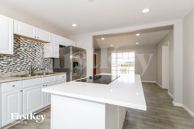 Foto del edificio - 2735 W Royal Palm Rd