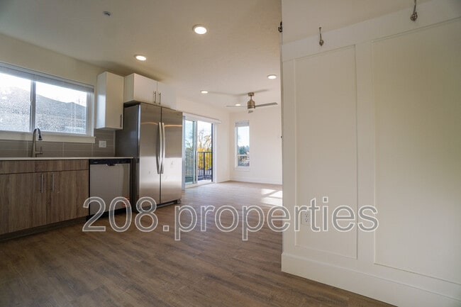 Building Photo - 4632 N Iota Ln