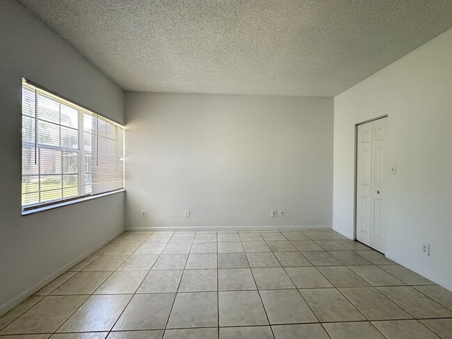 Building Photo - 891 Cypress Park Way