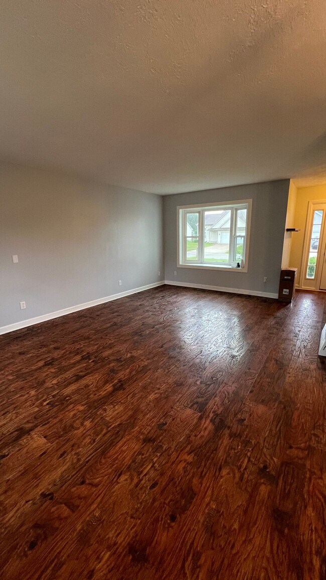 Foto del edificio - 4590 Doncaster Ave