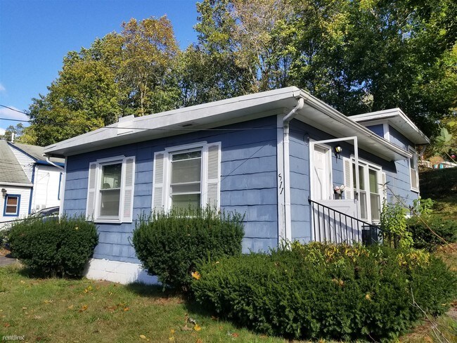 Building Photo - 3 br, 1 bath House - 511 Valley St