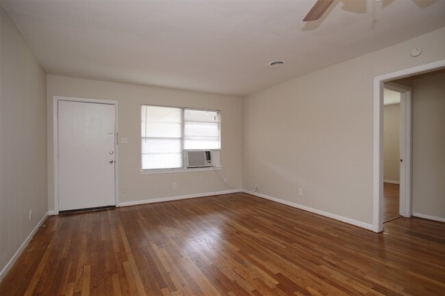 Foto del edificio - 8715 Timberside Dr