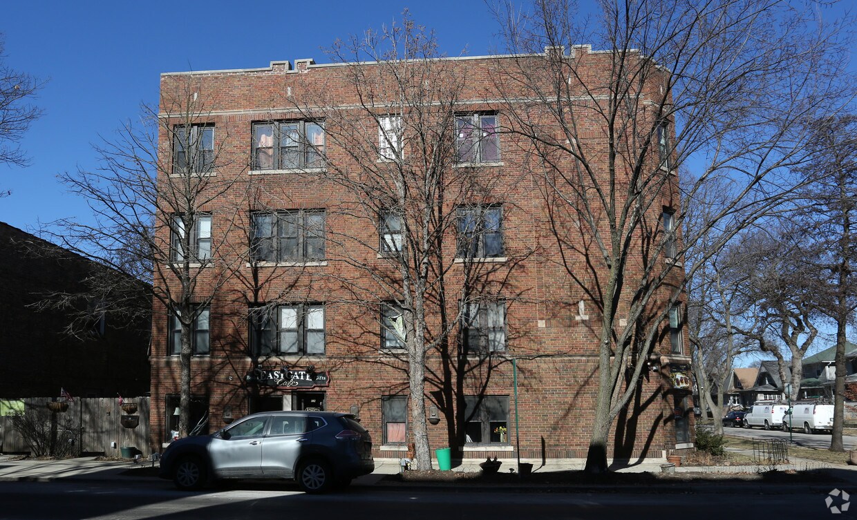 Foto del edificio - 845 Lyman Ave