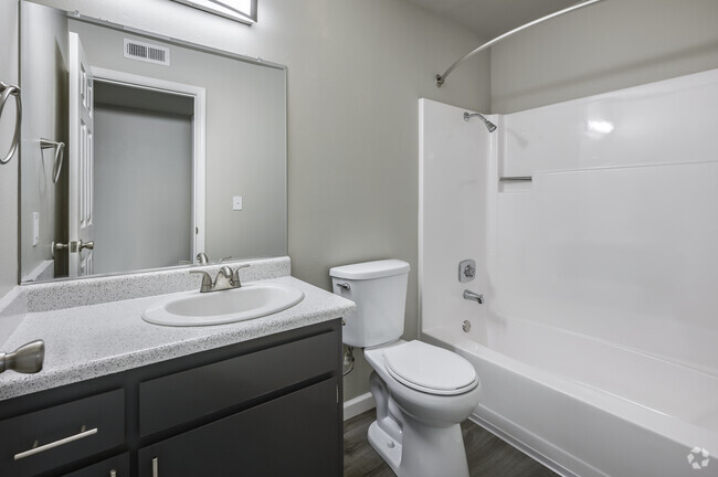 2BR, 1BA - 960SF - Bathroom - Cabernet Apartments