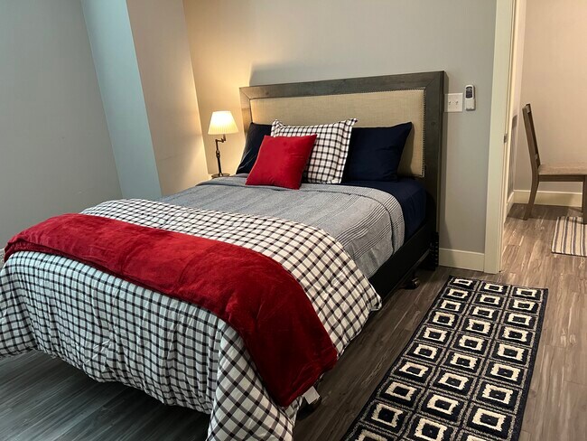 ¡Nuevo colchón cómodo! - 421 N 20th St