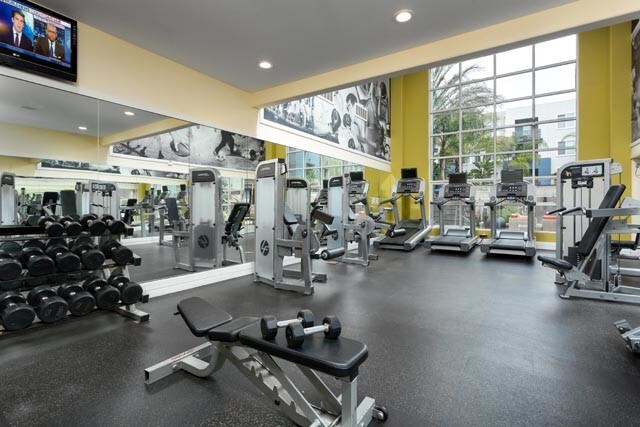 Avalon Warner Place Apartments Woodland Hills Ca State Of The Art Fitness Center Avalon Warner Place