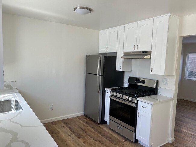 Foto del edificio - 3672 Bancroft St