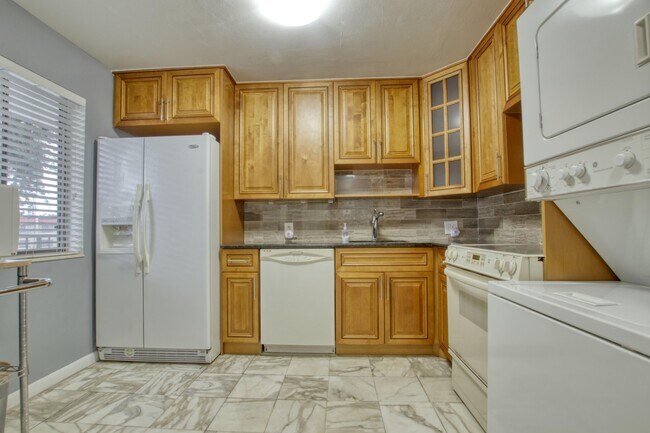 Building Photo - 4489 Luxemburg Ct