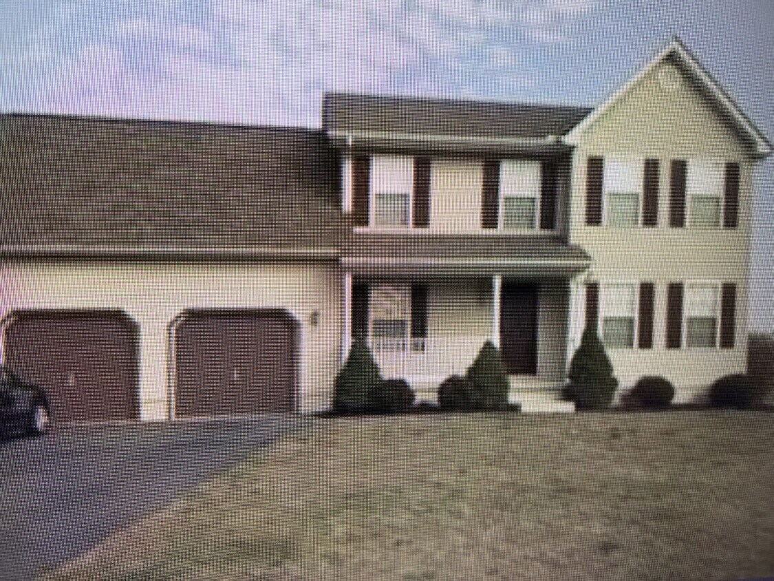 Foto principal - 247 Acorn Forest Dr