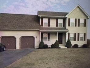 Building Photo - 247 Acorn Forest Dr