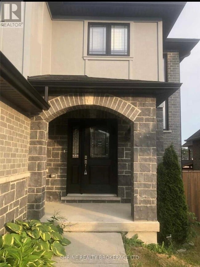 Photo du bâtiment - 1995 Purcell Dr