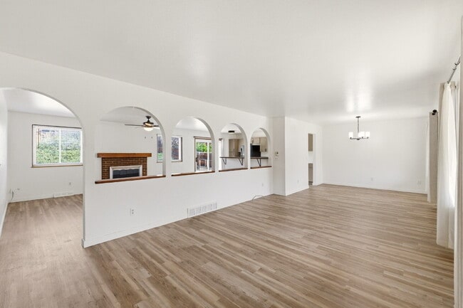 Photo - Huge Backyard - Remodeled 3 Bedroom 1.5 Bath Ready ASAP! Apartment