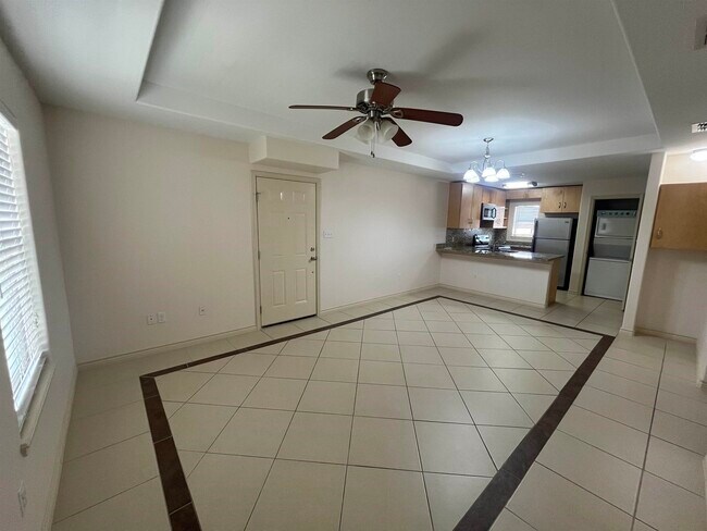 Building Photo - 7615 Laguna Del Mar Ct