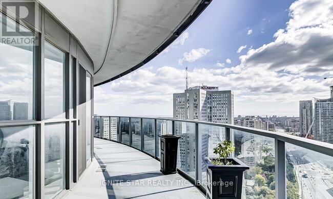 Building Photo - 60 Absolute Ave