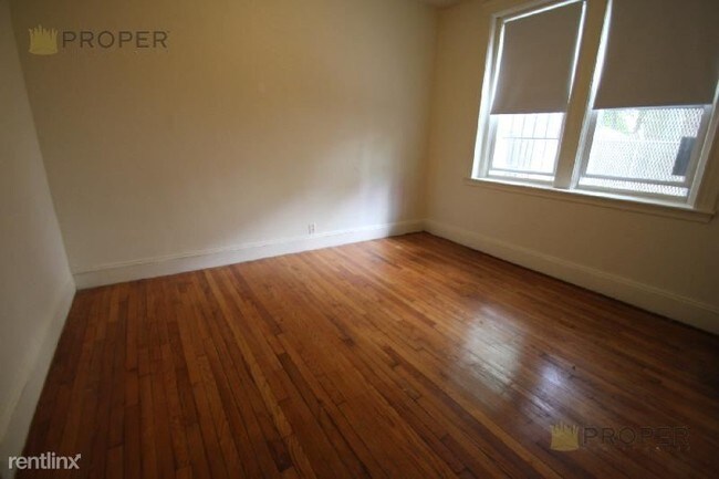 Foto del edificio - 2 br, 1 bath  - 127 Sutherland Rd # 3